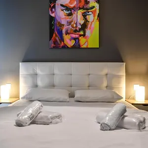 thessaloniki-center-apartment.hotels-of-thessaloniki.com/